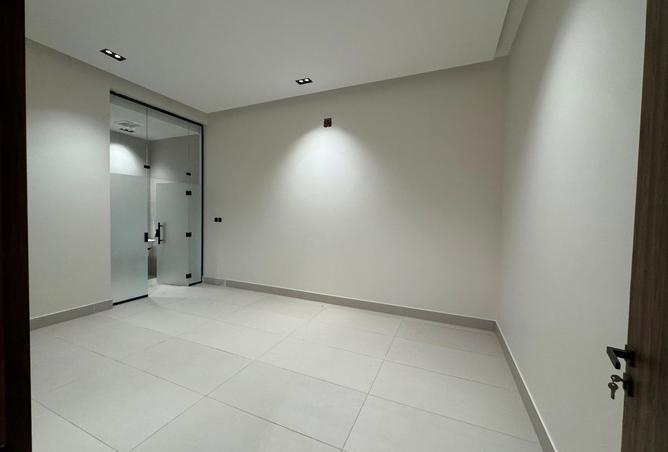 254944 - Property Image 3