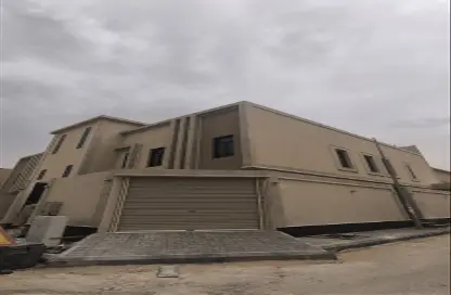 طابق كامل - 5 غرف نوم - 4 حمامات للبيع في المونسية - الرياض - الرياض