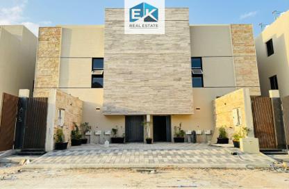 طابق كامل - 4 غرف نوم - 4 حمامات للبيع في قرطبة - الرياض - الرياض