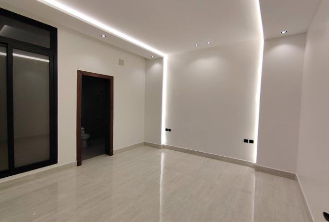 258469 - Property Image 2