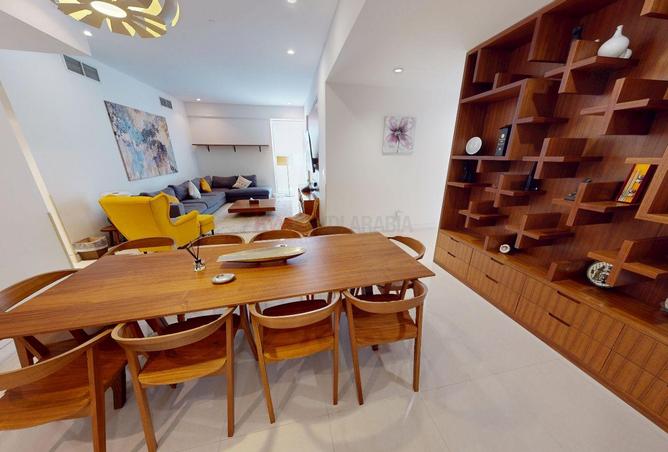 256400 - Property Image 2