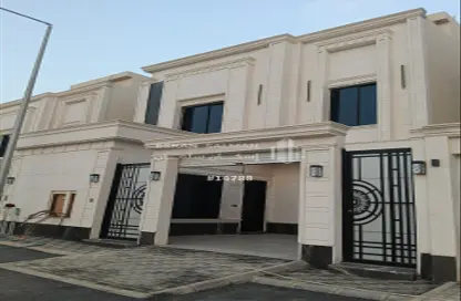 Full Floor - 6 Bedrooms - 4 Bathrooms for sale in Al Janadriyah - Riyadh - Ar Riyadh