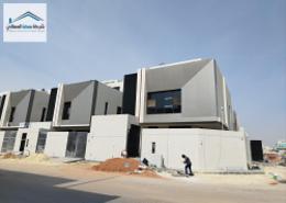 Villa - 4 bedrooms - 6 bathrooms for للبيع in Al Yarmuk - East Riyadh - Ar Riyadh