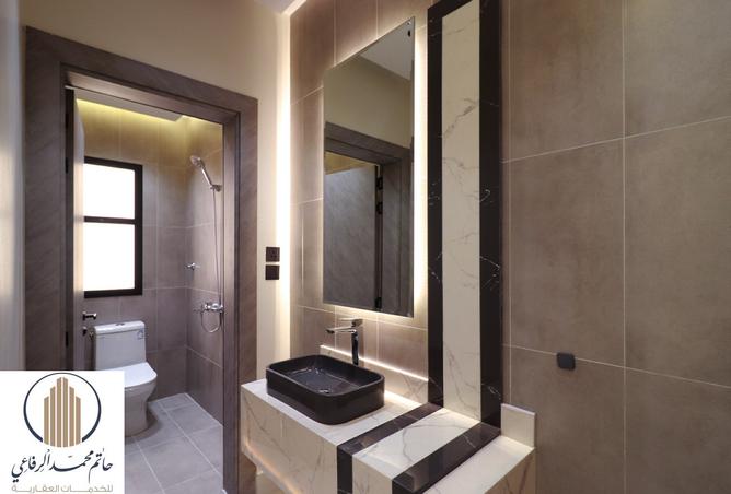 251702 - Property Image 2