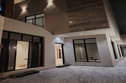 Full Floor - 5 Bedrooms - 4 Bathrooms for sale in Qurtubah - Riyadh - Ar Riyadh