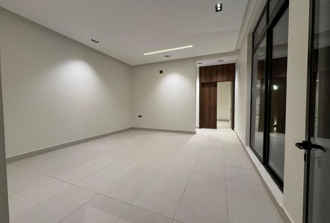254941 - Property Image 2