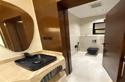 Full Floor - 5 Bedrooms - 4 Bathrooms for sale in Al Qadisiyah - Riyadh - Ar Riyadh