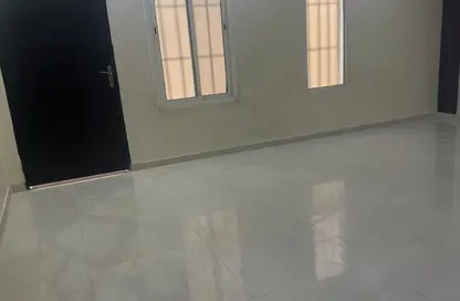Villa - 5 Bedrooms - 3 Bathrooms for rent in Al Janadriyah - Riyadh - Ar Riyadh