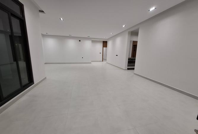 254951 - Property Image 2