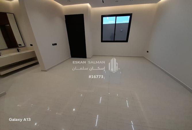 256708 - Property Image 2
