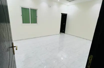 Villa - 4 Bedrooms - 3 Bathrooms for sale in Al Munisiyah - Riyadh - Ar Riyadh