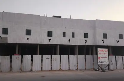 عمارة بالكامل - 8 غرف نوم - 8 حمامات للبيع في القادسية - الرياض - الرياض