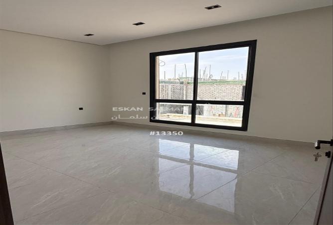 251050 - Property Image 3
