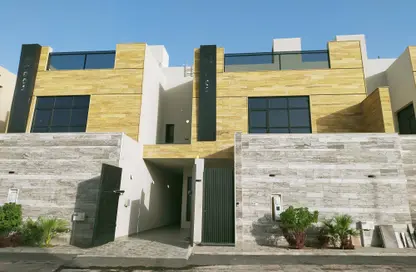Villa - 4 Bedrooms - 7+ Bathrooms for sale in Qurtubah - Riyadh - Ar Riyadh