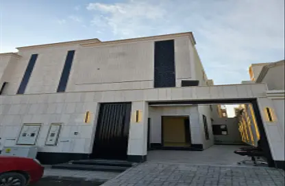 Full Floor - 5 Bedrooms - 4 Bathrooms for sale in Al Janadriyah - Riyadh - Ar Riyadh