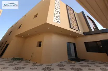 Full Floor - 5 Bedrooms - 3 Bathrooms for sale in Ar Rimal - Riyadh - Ar Riyadh