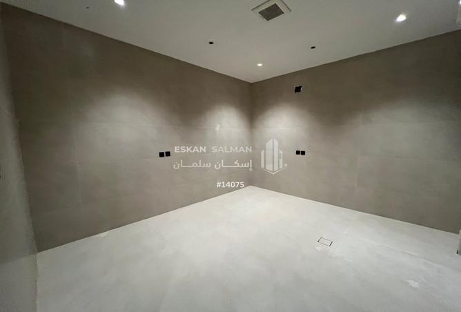 252597 - Property Image 3