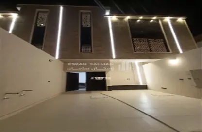 Full Floor - 6 Bedrooms - 3 Bathrooms for sale in Tuwaiq - Riyadh - Ar Riyadh