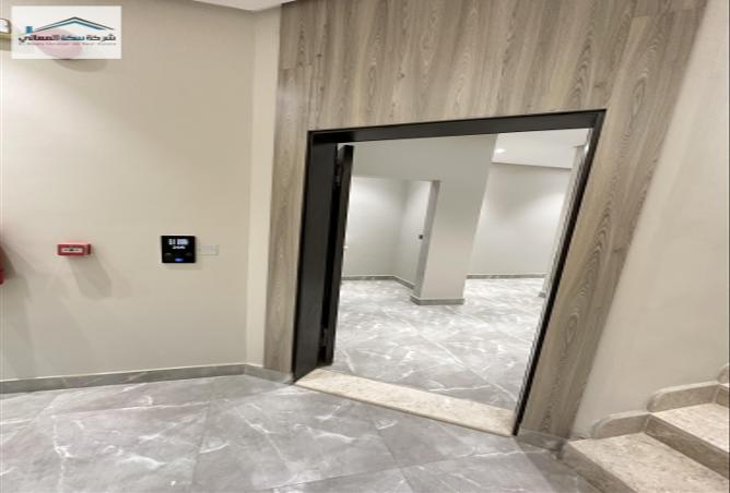 Apartment - 4 Bedrooms - 3 Bathrooms for sale in Al Qadisiyah - Riyadh - Ar Riyadh