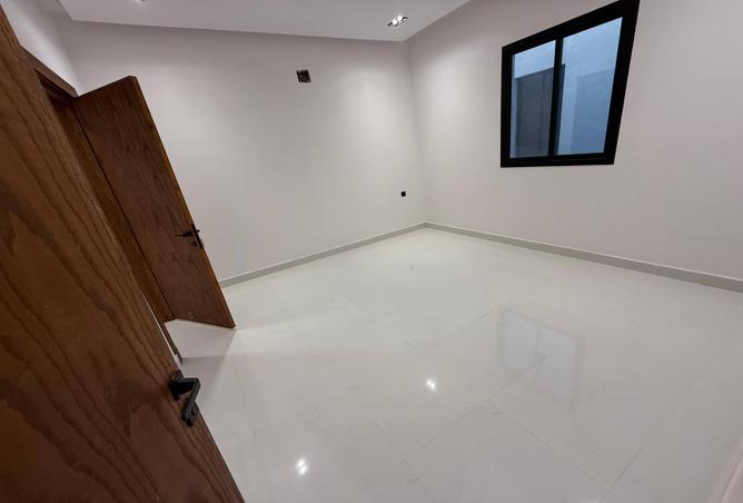 255315 - Property Image 2