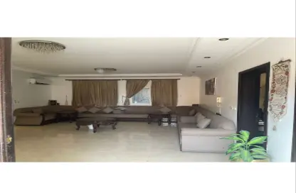 Villa - 5 Bedrooms - 2 Bathrooms for rent in Al Munisiyah - Riyadh - Ar Riyadh