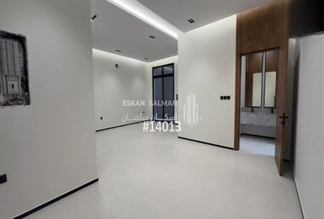 252594 - Property Image 2