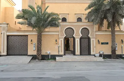 Villa - 6 Bedrooms - 7 Bathrooms for rent in Al Malqa - Riyadh - Ar Riyadh