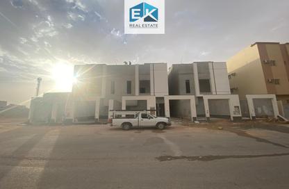 طابق كامل - 4 غرف نوم - 4 حمامات للبيع في الجنادرية - الرياض - الرياض