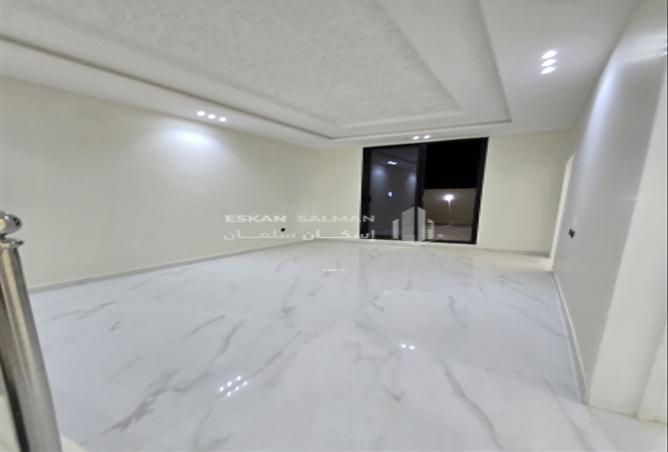 251176 - Property Image 3