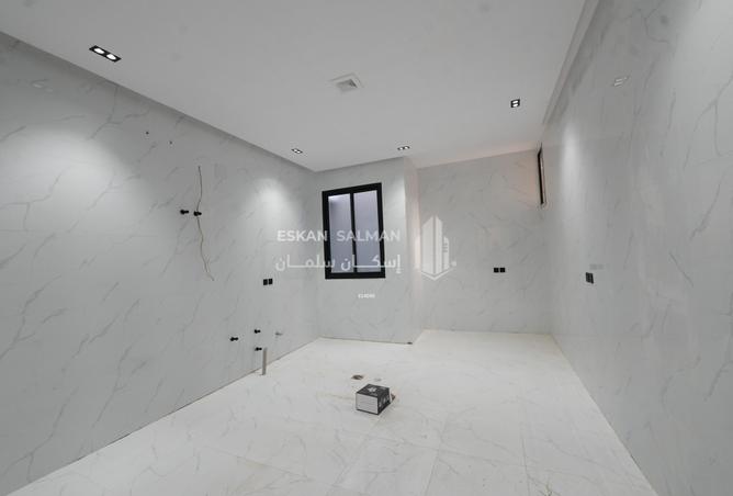 252592 - Property Image 3