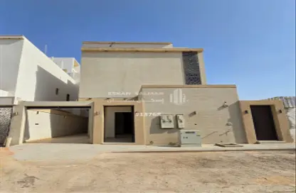 Full Floor - 5 Bedrooms - 3 Bathrooms for sale in Al Bayan - Riyadh - Ar Riyadh