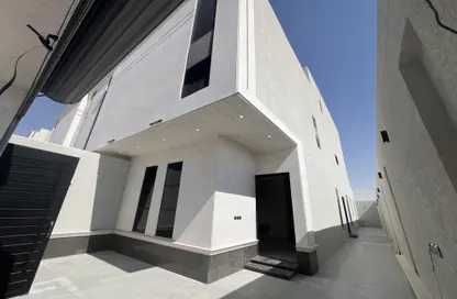 Full Floor - 5 Bedrooms - 3 Bathrooms for sale in Al Wasam - Riyadh - Ar Riyadh