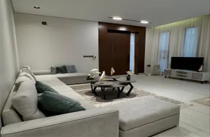 طابق كامل - 3 غرف نوم - 2 حمامات للبيع في الرمال - الرياض - الرياض