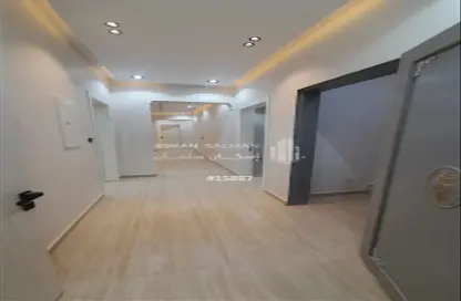 Full Floor - 5 Bedrooms - 4 Bathrooms for sale in Al Janadriyah - Riyadh - Ar Riyadh