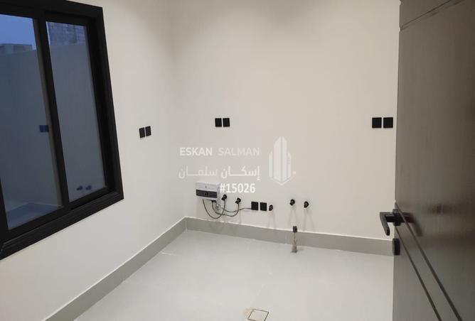 254059 - Property Image 3