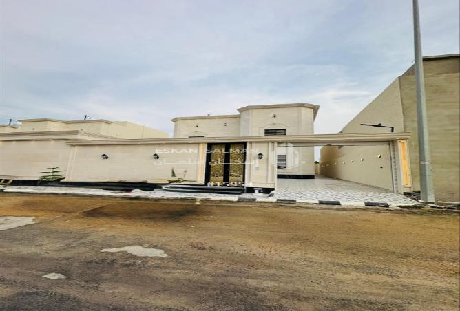 255723 - Property Image 2