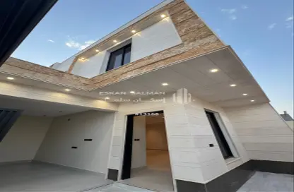 Full Floor - 6 Bedrooms - 3 Bathrooms for sale in Al Janadriyah - Riyadh - Ar Riyadh