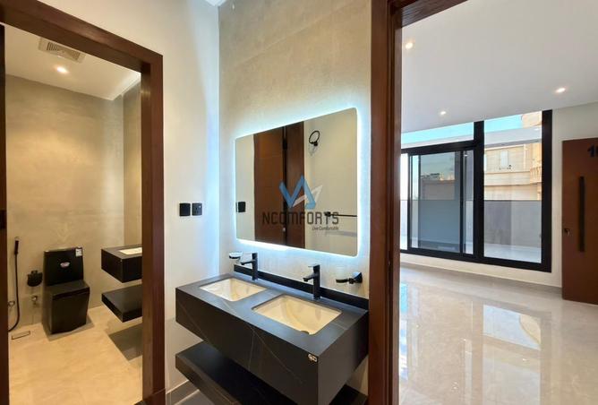 258392 - Property Image 3