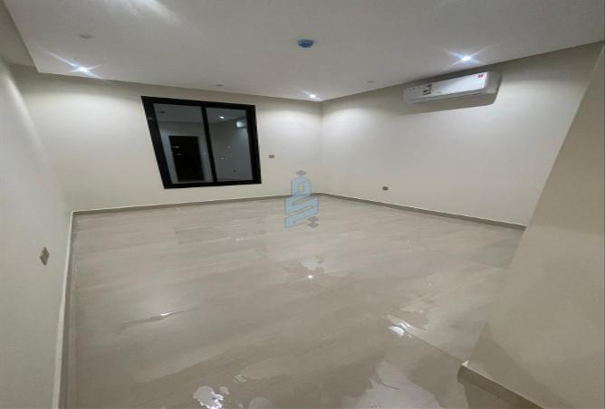 252717 - Property Image 2