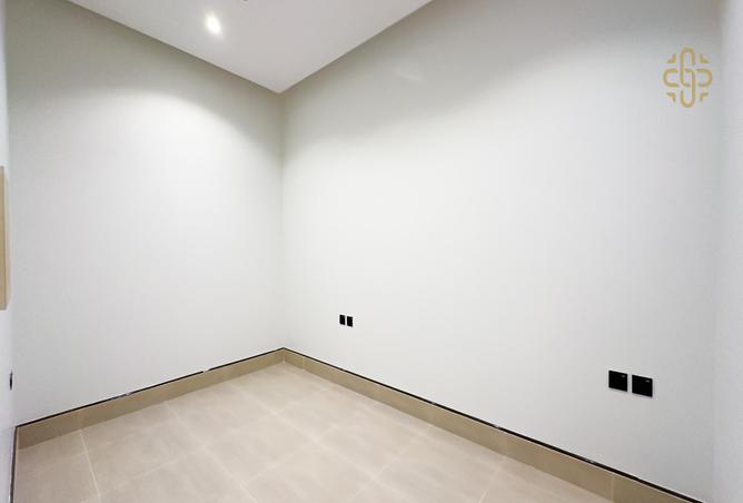 258405 - Property Image 3