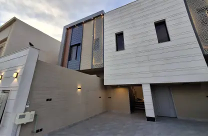 Full Floor - 5 Bedrooms - 4 Bathrooms for sale in Al Munisiyah - Riyadh - Ar Riyadh