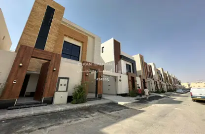 طابق كامل - 6 غرف نوم - 3 حمامات للبيع في الرمال - الرياض - الرياض