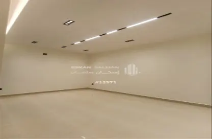 فيلا - 8 غرف نوم - 5 حمامات للبيع في العريجاء الغربي - الرياض - الرياض