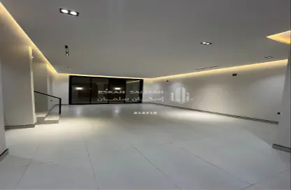 Apartment - 6 Bedrooms - 5 Bathrooms for sale in Al Janadriyah - Riyadh - Ar Riyadh