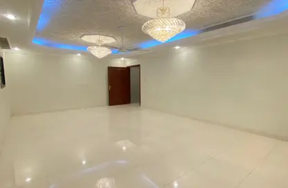 طابق كامل - 3 غرف نوم - 3 حمامات للايجار في الخليج - الرياض - الرياض