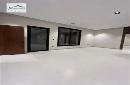 Full Floor - 4 Bedrooms - 4 Bathrooms for sale in Al Munisiyah - Riyadh - Ar Riyadh
