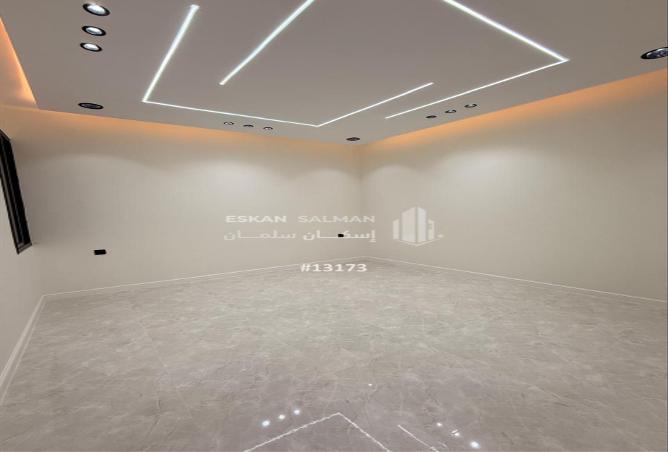 252058 - Property Image 3