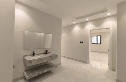 شقة - 4 غرف نوم - 3 حمامات للبيع في الرمال - الرياض - الرياض