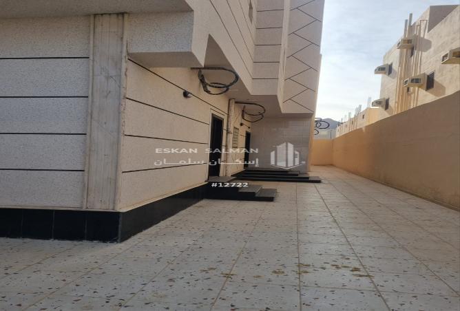 252098 - Property Image 2