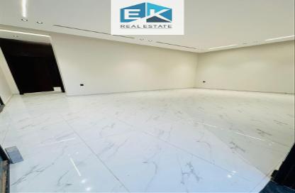 Apartment - 4 Bedrooms - 3 Bathrooms for sale in Al Munisiyah - Riyadh - Ar Riyadh
